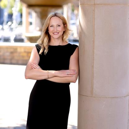 Elizabeth  Maynard Photo