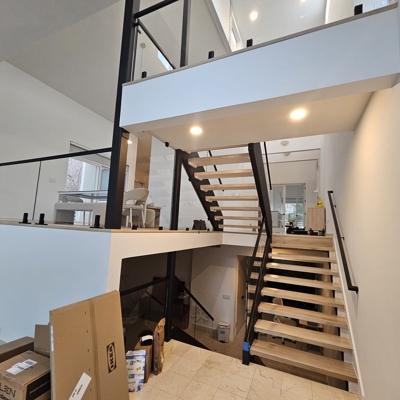 Stairs & Landing Black Base Shoe & Spigots with Cap Rail