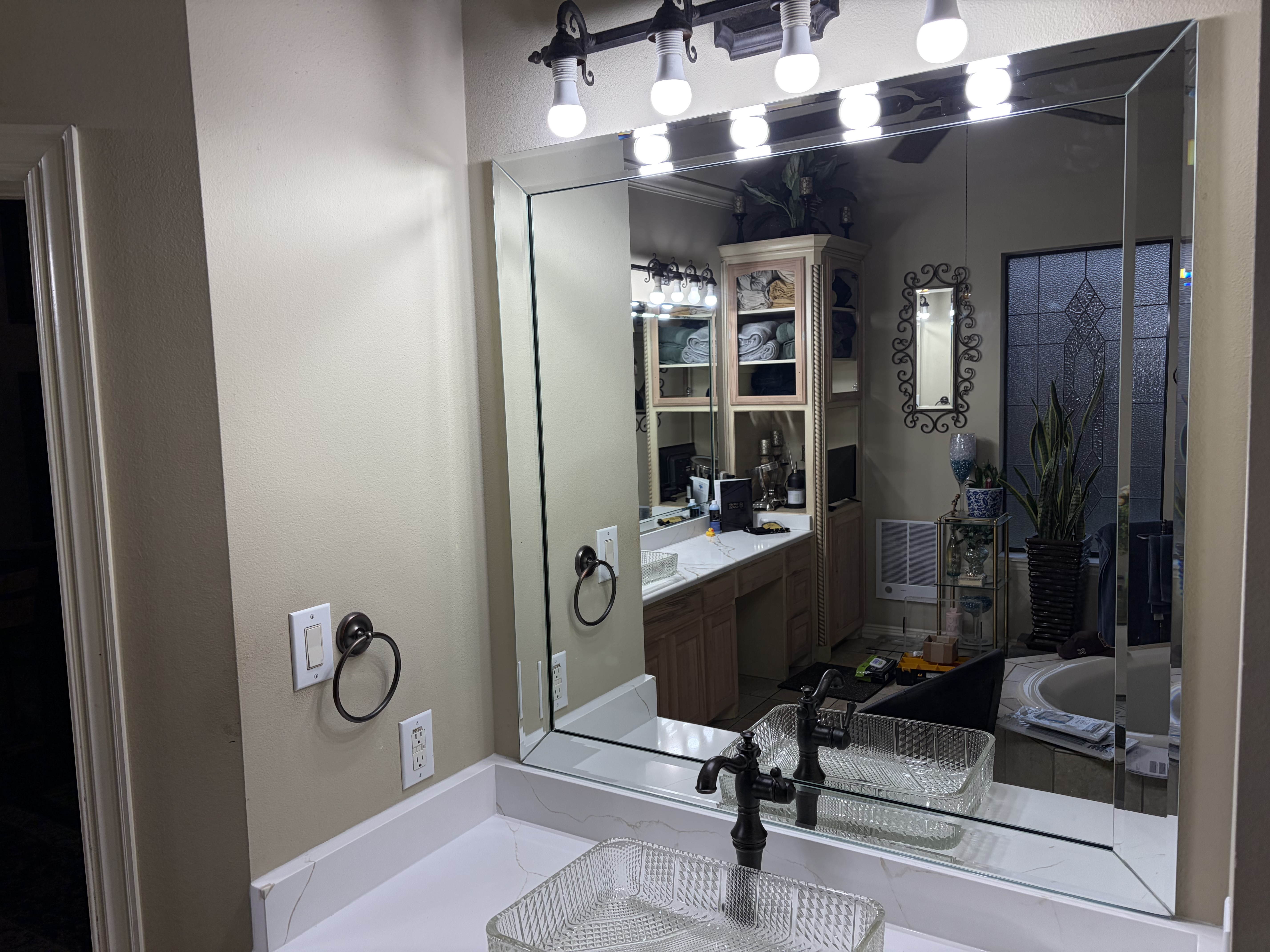 Bath and Specialty Mirrors