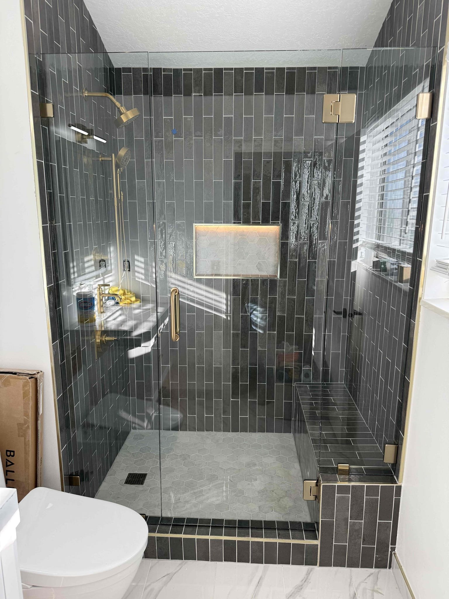 In-Line Frameless with Notched Bench Gold Round 2