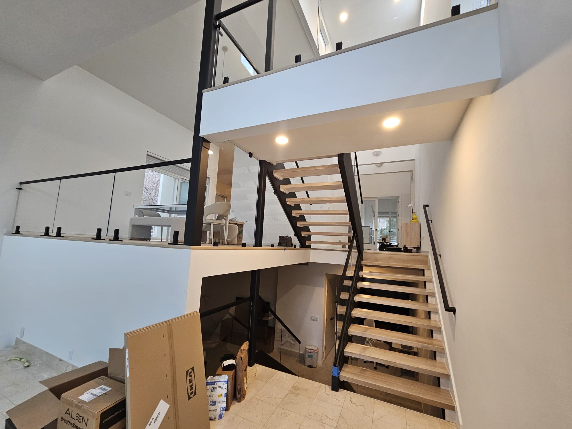 Stairs & Landing Black Base Shoe & Spigots with Cap Rail