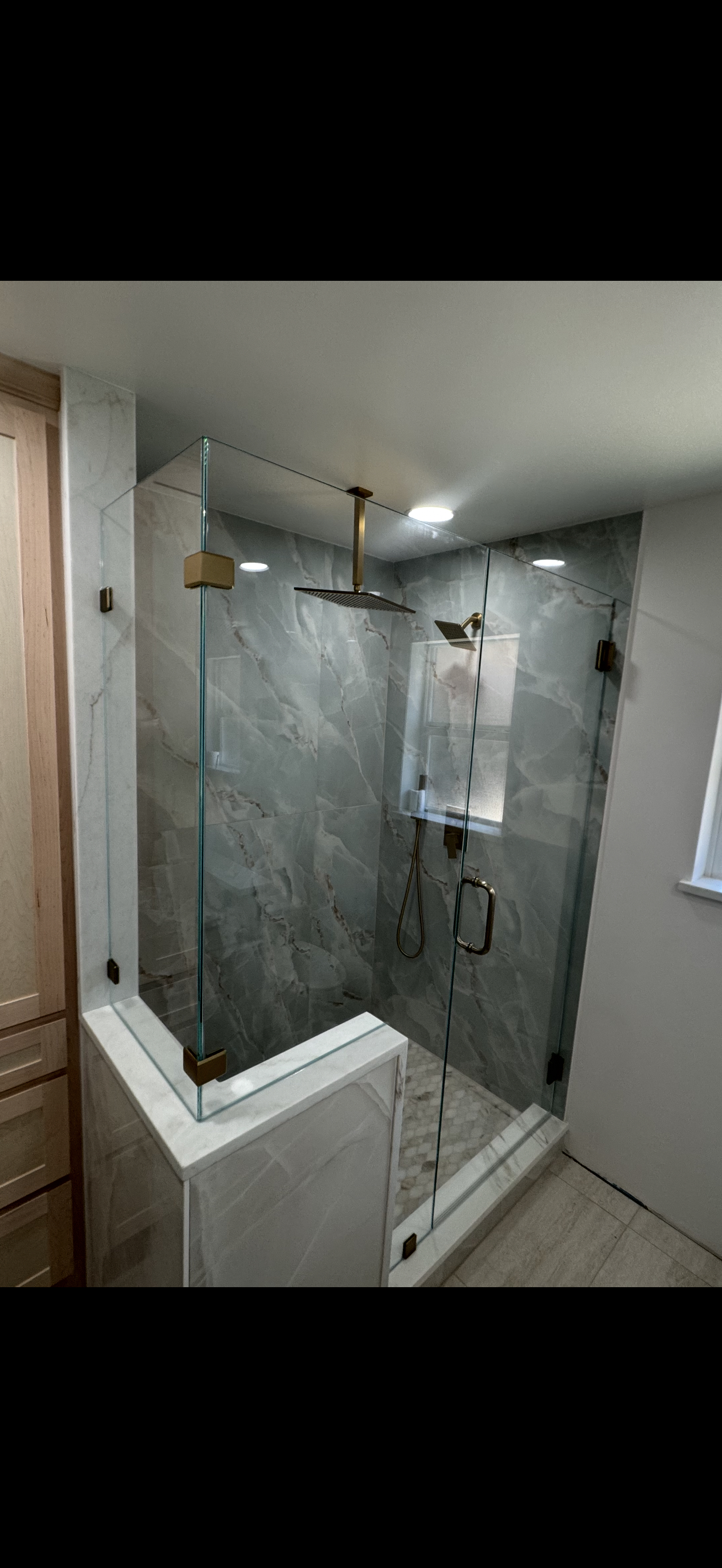 Custom shower Gatsby Glass of North Richland Hills